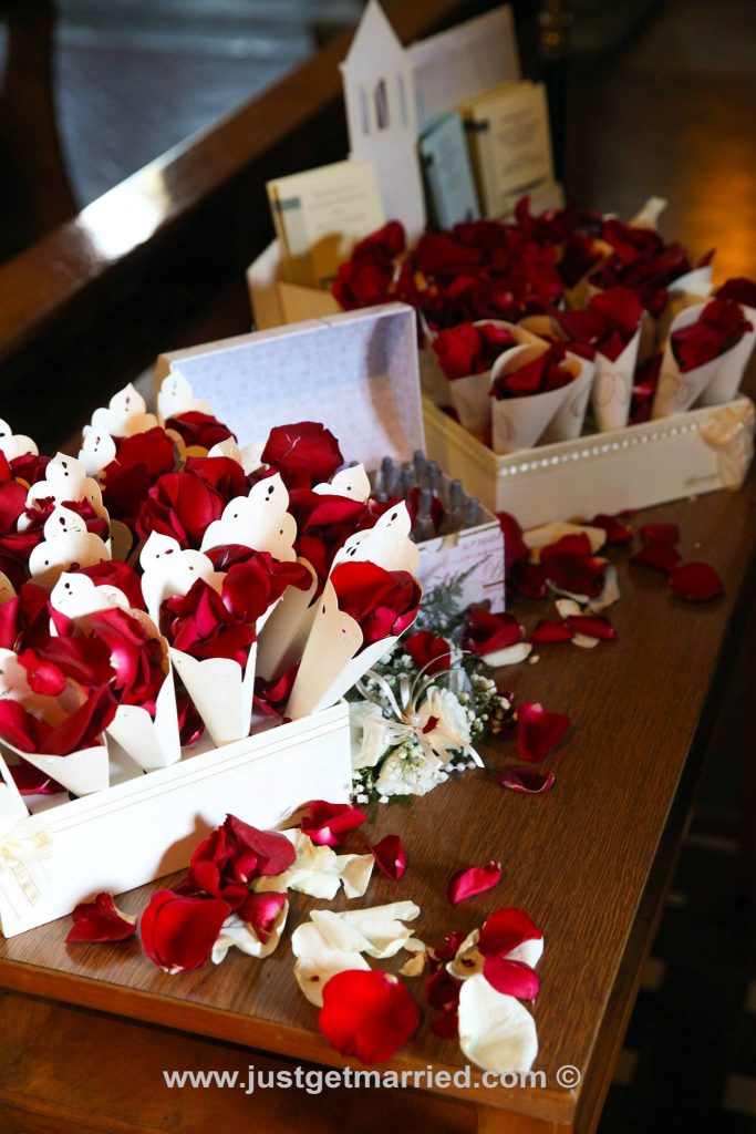 petals for ceremony in italy