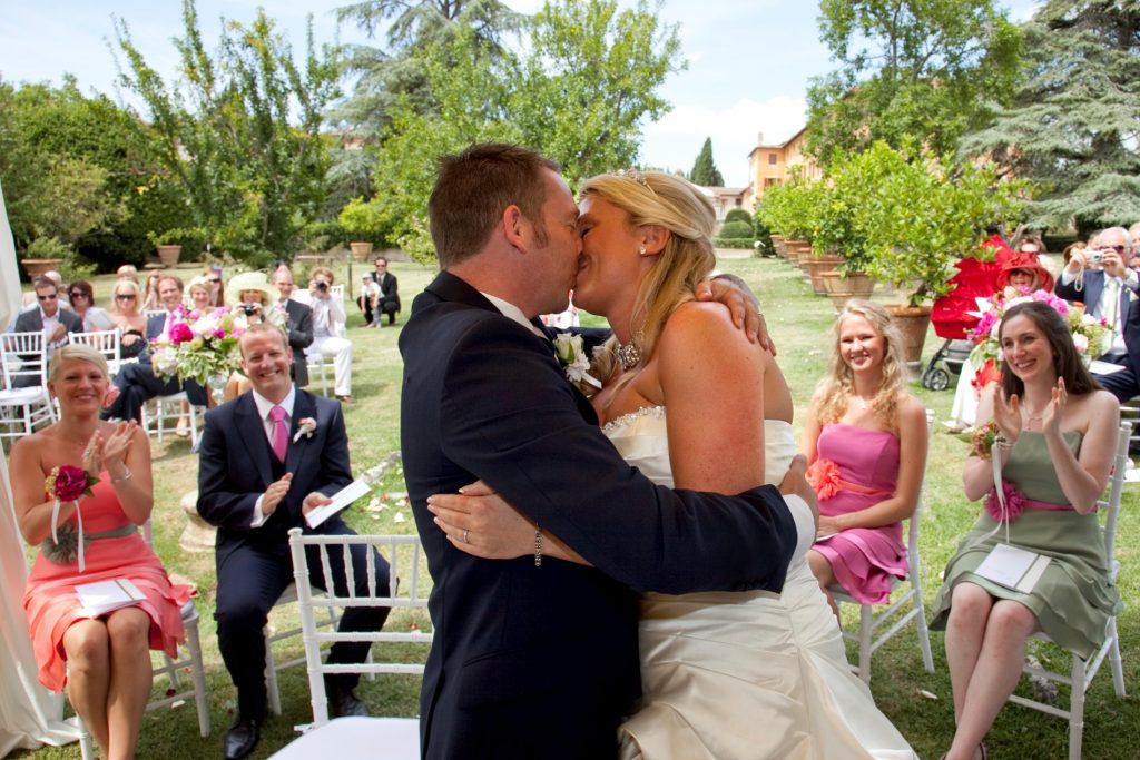 ceremony in villa fattoria catignano siena