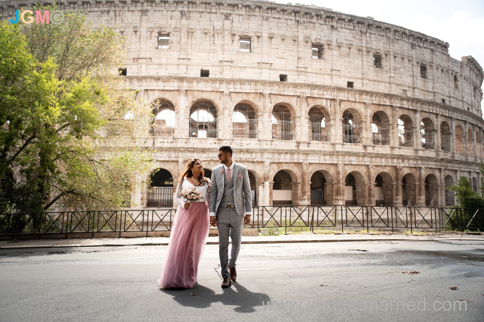 colosseum rome bride groom photo coverage
