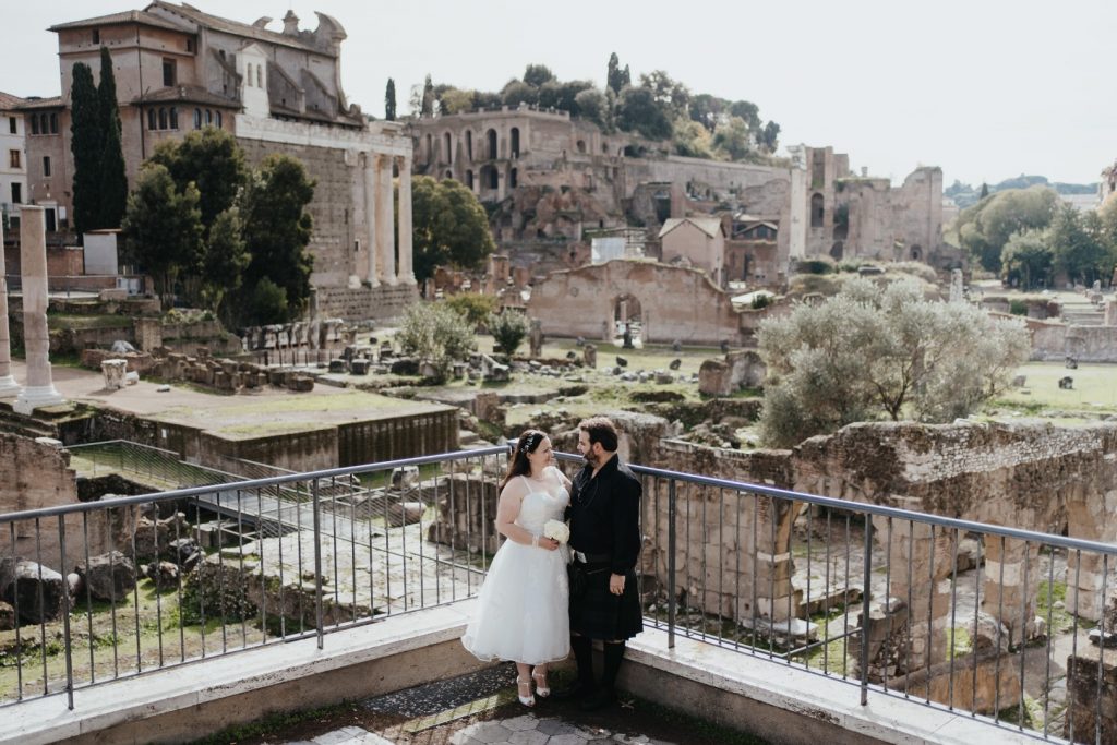 roman forum view bride and groom rome